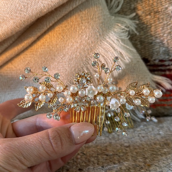 Etsy bridal hair pieces (set of 2) - Picture 2 of 3